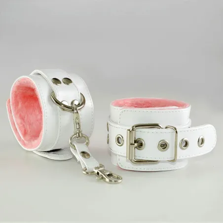 Наручники с ремешком, лаковые