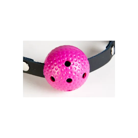 Кляп розовый с черным ремешком.