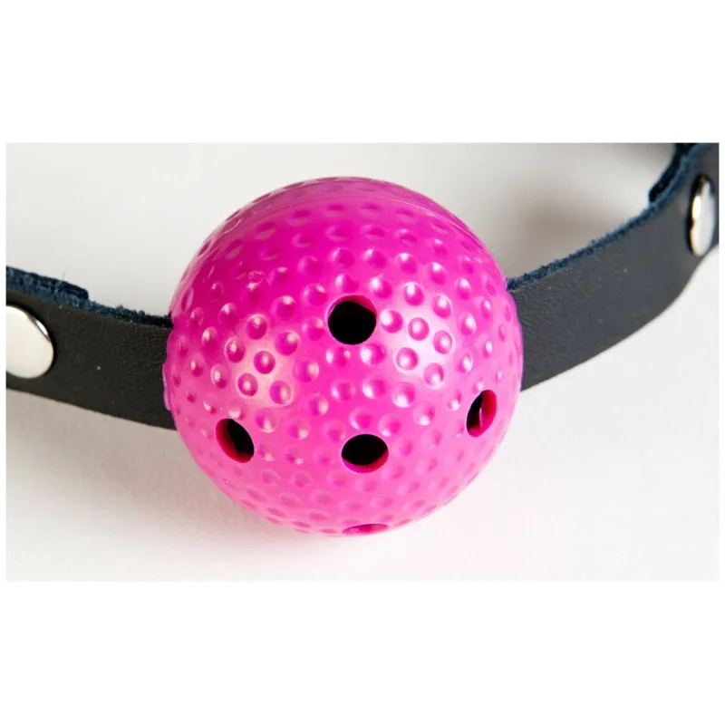 Кляп розовый с черным ремешком.