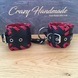 Наручники из натуральной кожи с отделкой из красной кожи