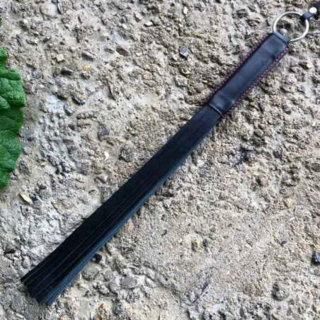 Плеть из натуральной кожи.