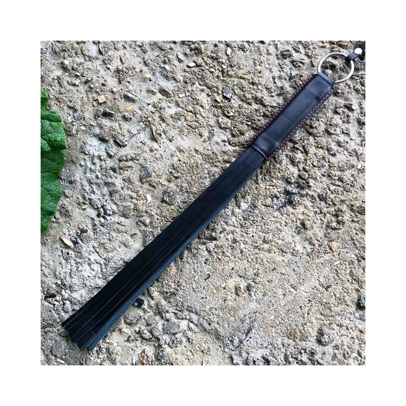 Плеть из натуральной кожи.