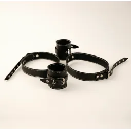 Бандажная система для прочной фиксации рук к ногам