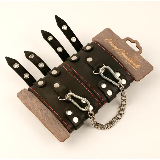 Оковы из кожи с двумя ремнями и черной подкладкой