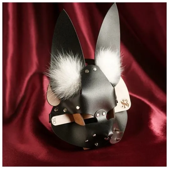 Маска Зайка с шипами и мехом