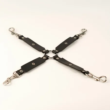 Крестик с карабинами для фиксации рук и ног